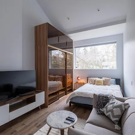 Queen Loft In Nature Toronto Exterior photo